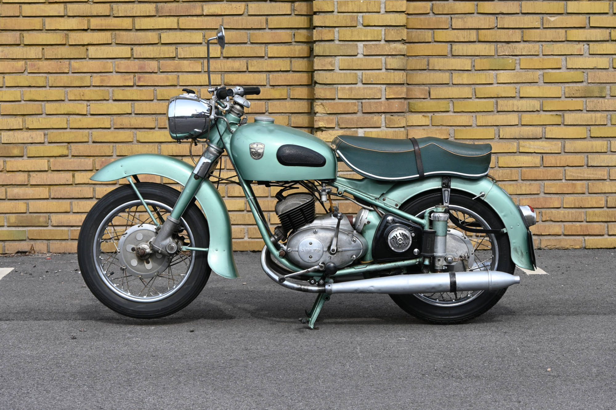 Adler 250